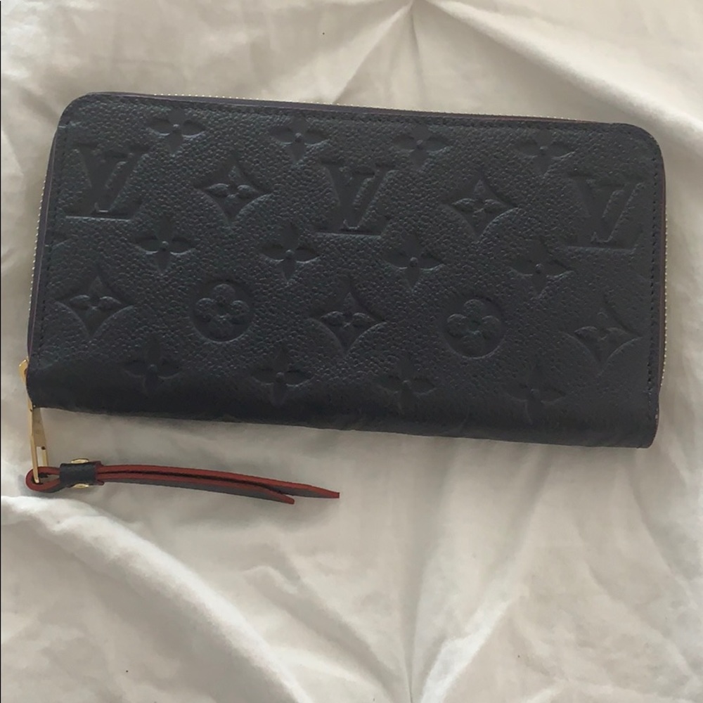 Louis Vuitton Zippy Wallet